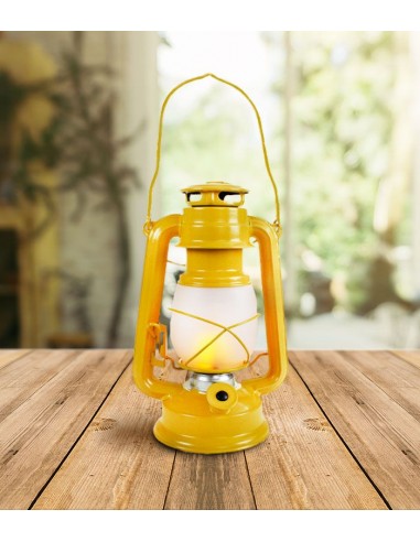Lanterna gialla con effetto fiamma